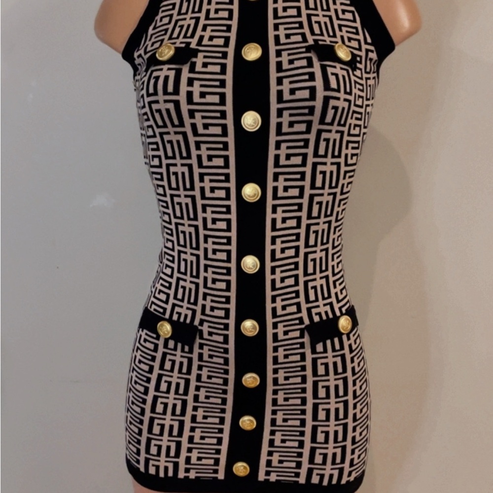 Black and Gold Bodycon Mini Dress with Halter Neckline for Night Out